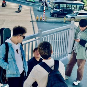 秦人不篓丝资料,秦人不篓丝最新歌曲,秦人不篓丝MV视频,秦人不篓丝音乐专辑,秦人不篓丝好听的歌